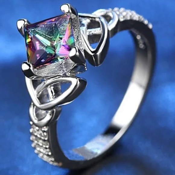 🆕 Gorgeous princess cut Rainbow 🌈 CZ ring - Picture 1 of 5